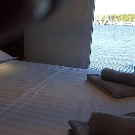 Hotel na wodzie Hausboot - Floating House Sofia