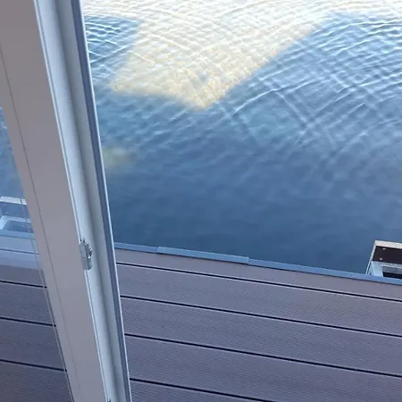 Hausboot - Floating House Sofia Pula