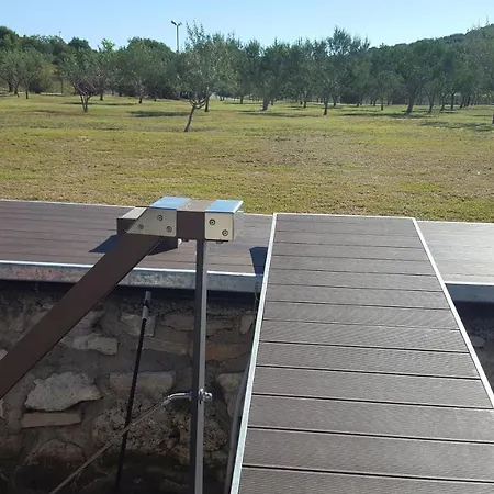 Ботель Hausboot - Floating House Sofia Пула