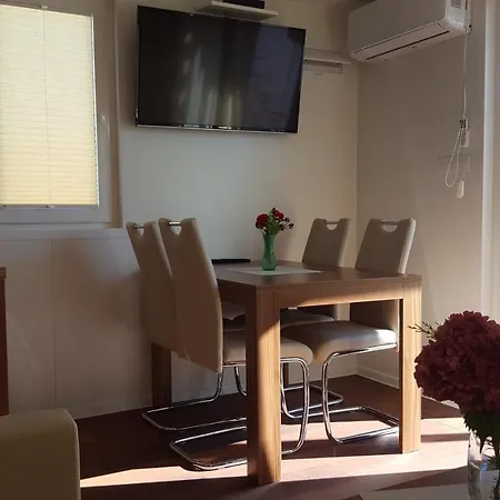 House Boat - Floating House Sofia Πλωτό κατάλυμα *
