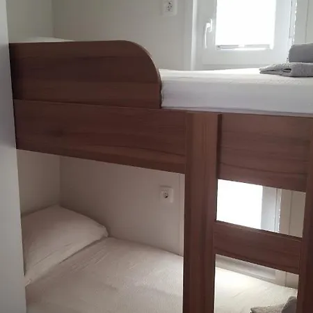 Hausboot - Floating House Sofia Ботель Пула