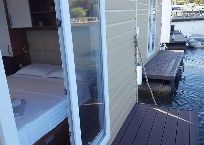 Hausboot - Floating House Sofia * 풀라