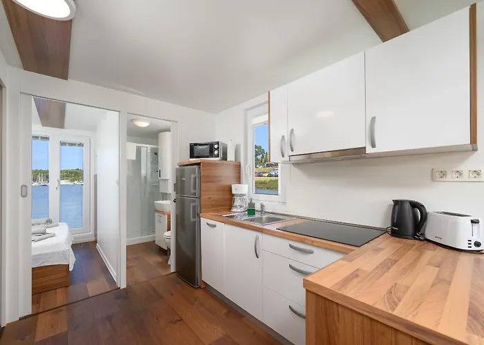 Hausboot - Floating House Sofia * 풀라