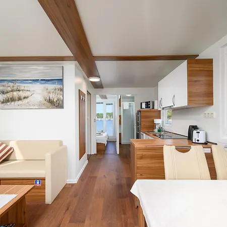 Hausboot - Floating House Sofia Pula