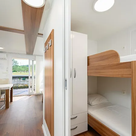 Hausboot - Floating House Sofia Pula